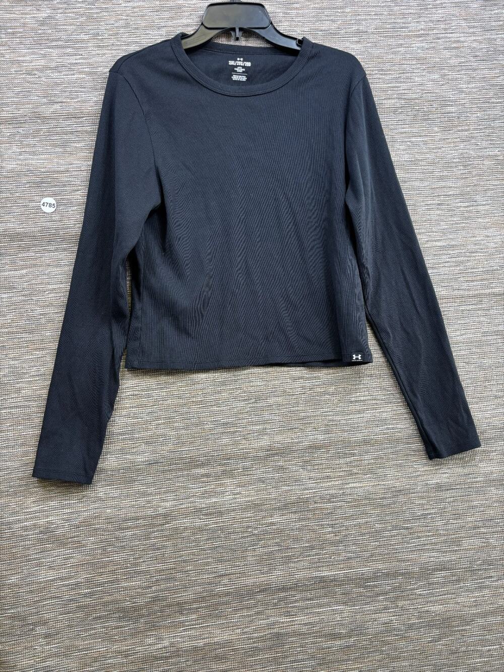 Under Armour Women’s Tee Size 2XL Black Fitted Coupe Ajustee Round Neck Cropped